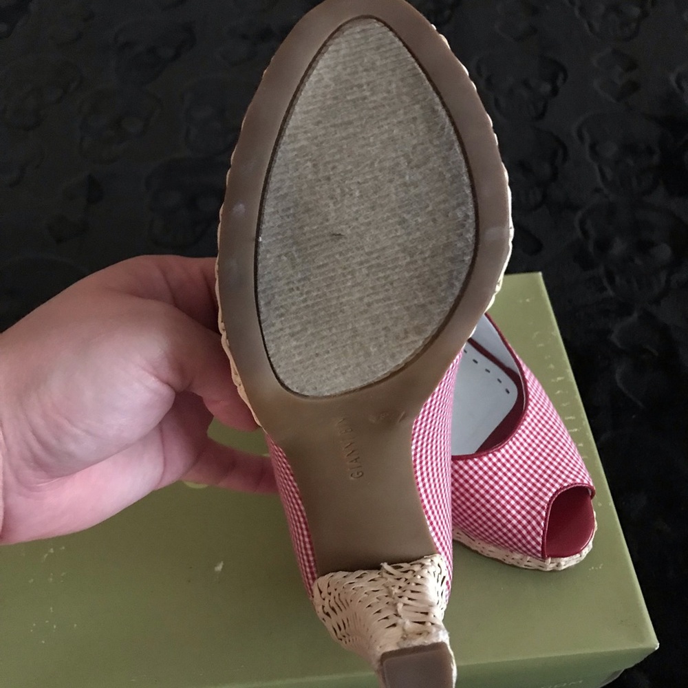 Gianni Bini heels used once super comfy and cute - Picture 5 of 5